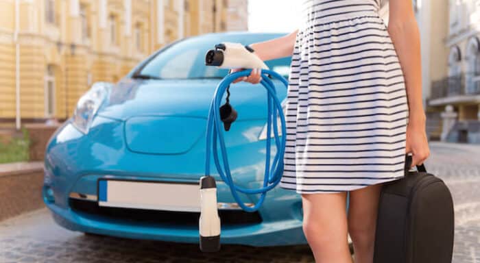 electric vs plug in hybrid vehicles