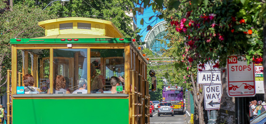 Image of a green Seattle trolley
