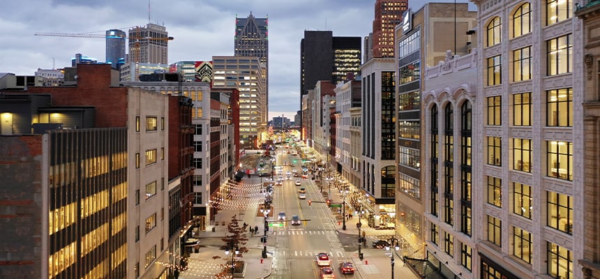 Michigan urban street view during overcast day